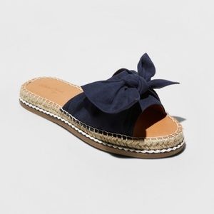 NEVER WORN! Universal Thread Navy Bow Slides